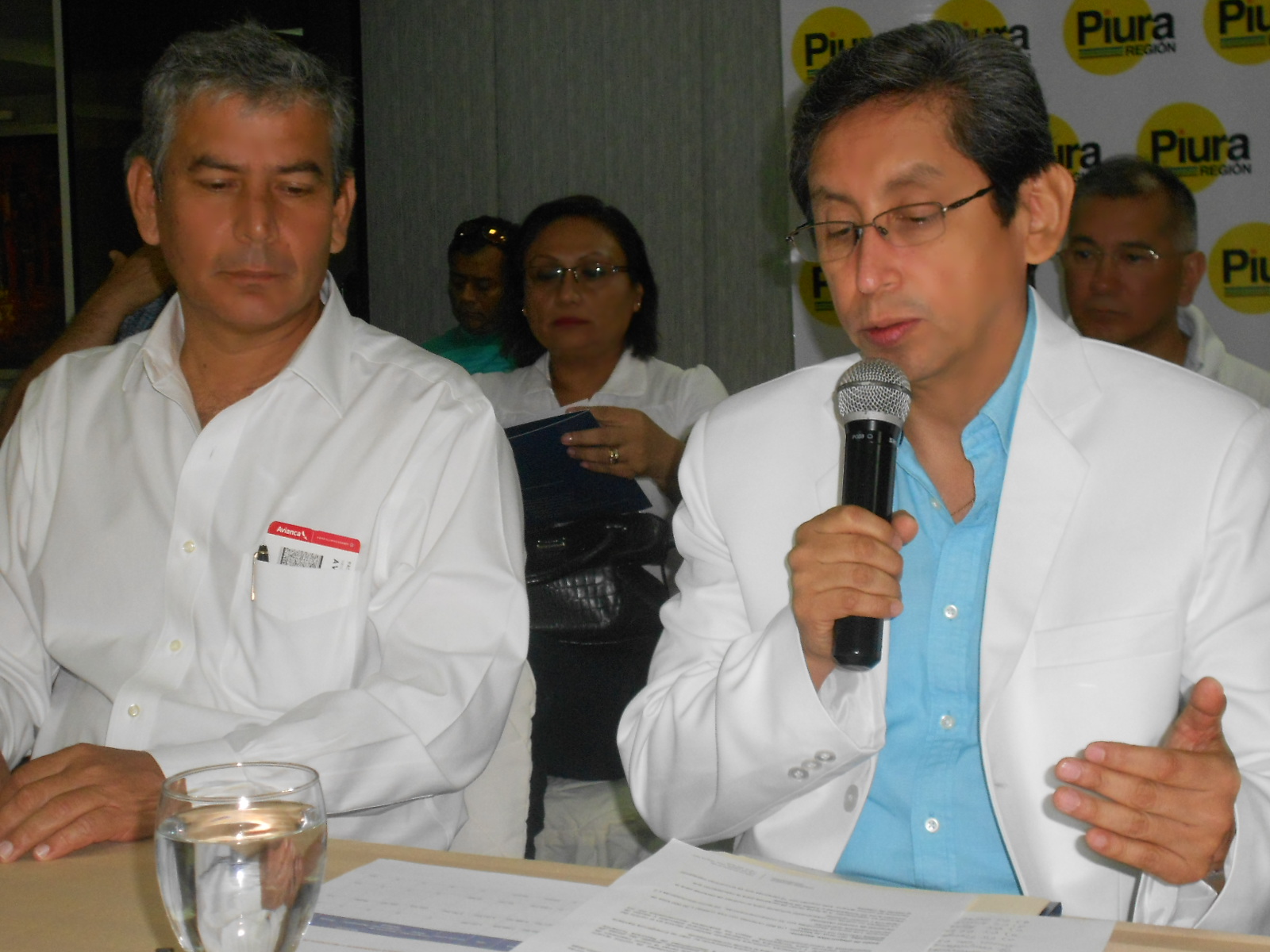 ministro salud con hilbck
