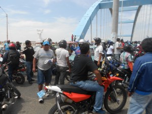 motos puentes 03