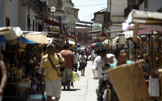 calle comercio catacaos