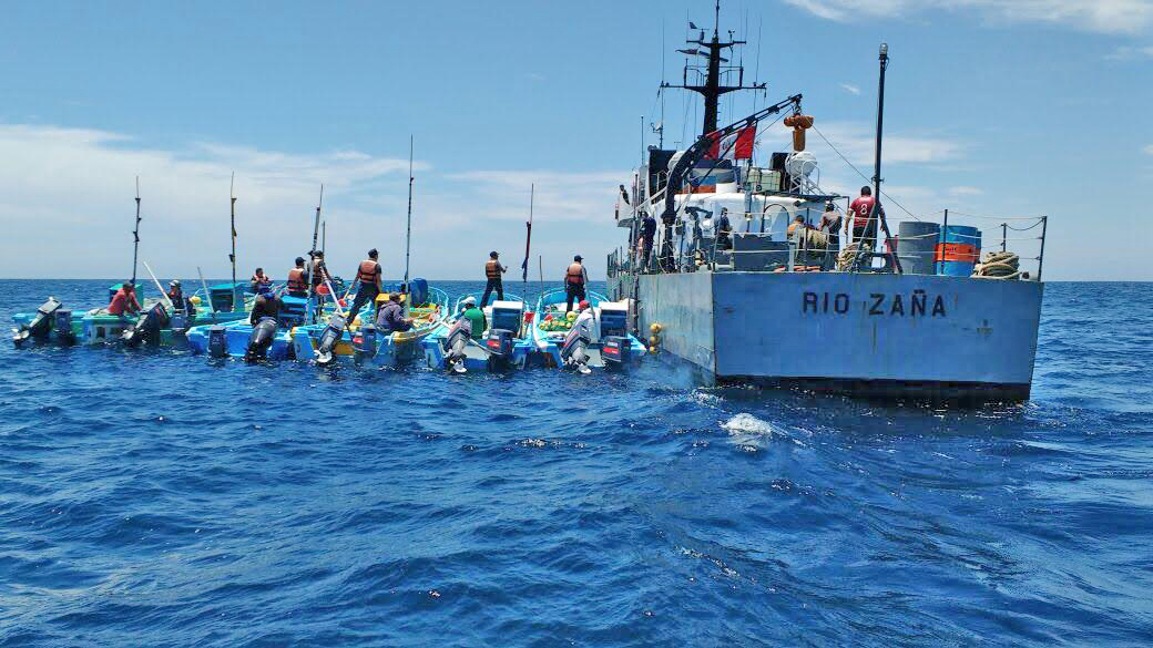 capturan embarcaciones