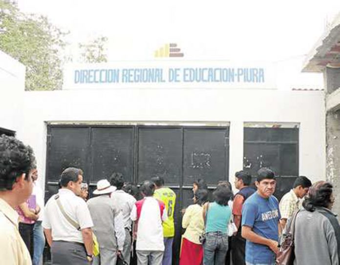 docentes cobran