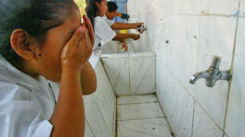 alumnos colegio agua