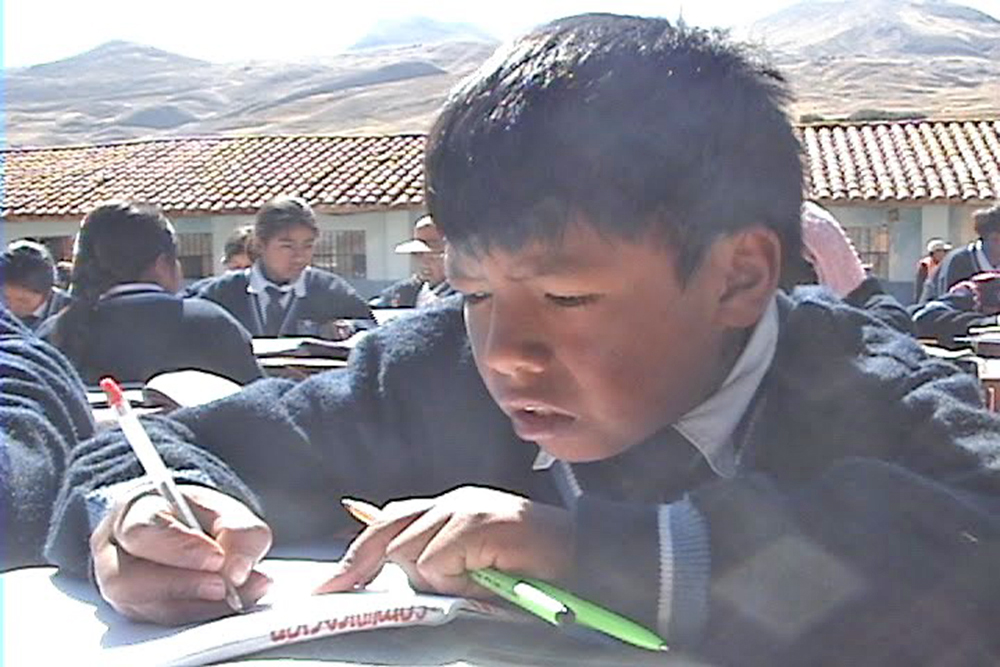 niños_estudian_intemperie