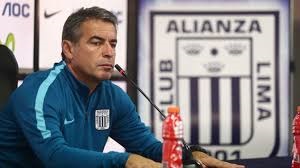 Técnico Bengoechea alabó participación de arquero Leao Butrón