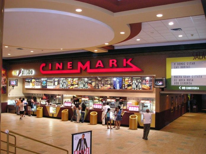 cinemark-jockey-plaza-01
