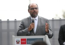 Ministro Daniel Alfaro asegura que continuará con las políticas educativas