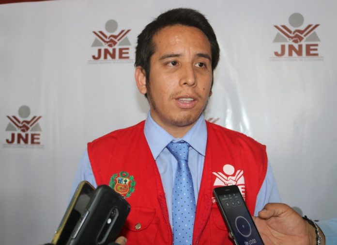 christian-cueva-pastor-jee-piura