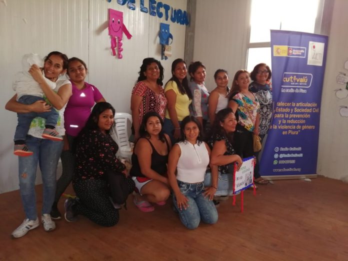 Mujeres lideresas de organizaciones de base.