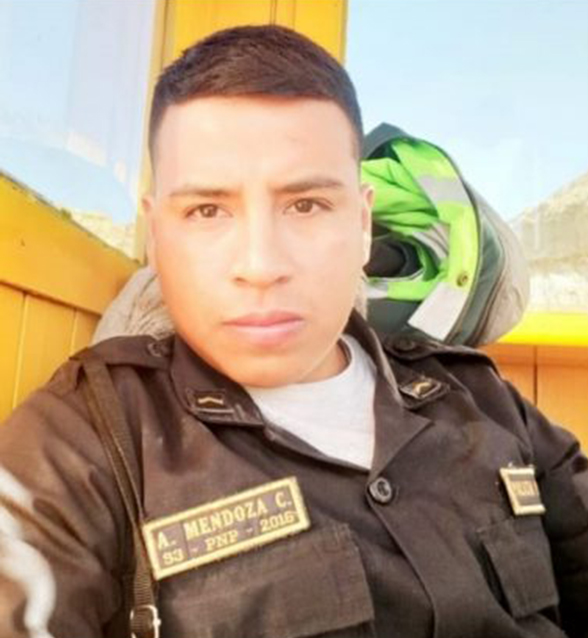 policía agresor retiro