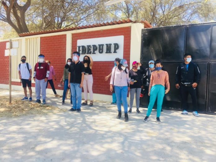 estudiantes protestan IDEPUNP