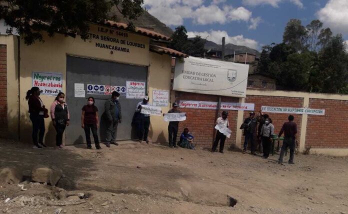 Docentes de Huancabamba alistan protesta por demoras en pago de escolaridad