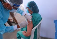 Piura: Colegio Médico advierte que personal que no atiende pacientes covid será vacunado