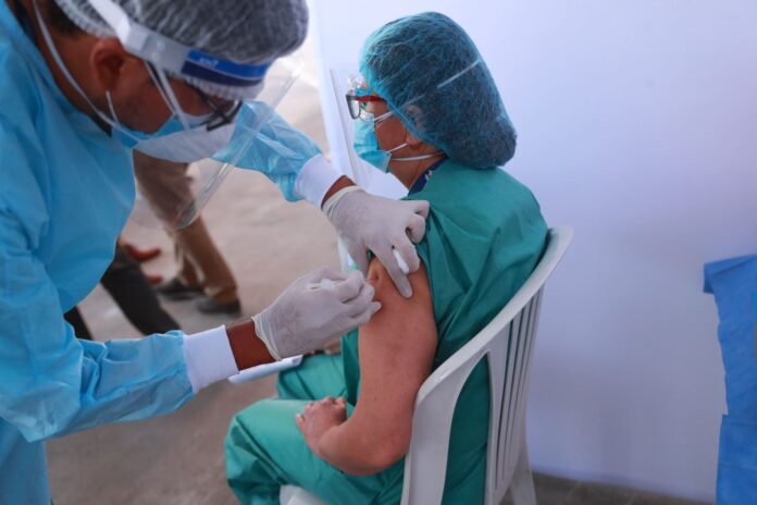 personal de salud-vacuna