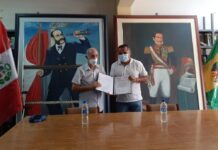 Padre Juanito recibe reconocimiento por sus 50 años de labor sacerdotal