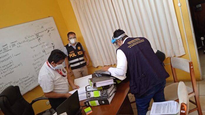 Fiscalía allana oficinas del Gore (1)