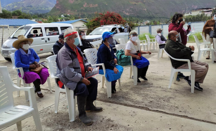 adultos mayores-huancabamba-vacuna