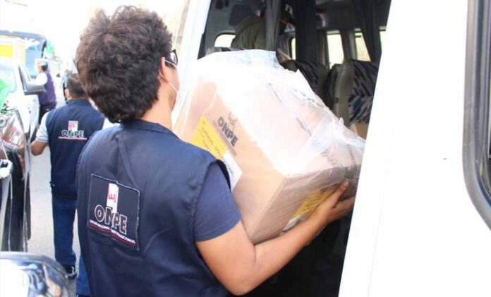 distribuyen_material_onpe_1