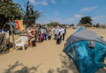 Familias de Sullana y Paita duermen a la intemperie sin ser atendidas tras el sismo de 6.1