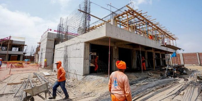 Piura-Construyen-50-colegios-en-toda-la-region-750x375