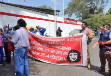 Piura: Integrantes del Fenutssa protestan en el Gore exigiendo pliego de reclamos