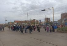 Paro nacional: hay seis regiones afectadas por el bloqueo de carreteras, según Sutran Manifestantes protestan en el sur del país. / Foto: Pachamama Radio.