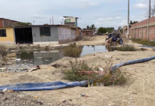 Piura: vecinos de tres AA.HH denuncian que colapso de desagüe podría dejarlos sin agua