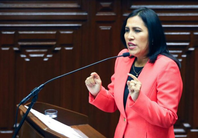 flor-pablo-congreso-no-quiere-irse