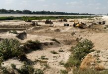 Inician trabajos de descolmatación en cinco kilómetros del río Piura