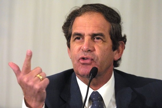 Congresista Roberto Chabra Léon Roberto Chiabra propone que el Congreso sea el encargado de destituir a jueces y fiscales supremos