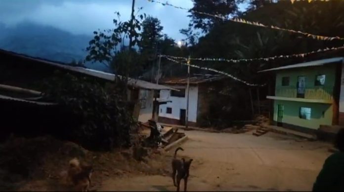 Santo Domingo: desvió de quebrada pone en riesgo a 30 viviendas