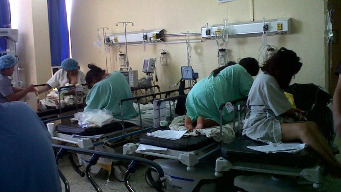 Emergencia obstétrica: gestante con preeclampsia en riesgo por negativa de esposo para traslado al hospital de Sullana