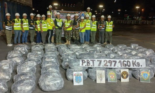 Perú incauta históricas 7.2 toneladas de cocaína boliviana en el puerto del Callao