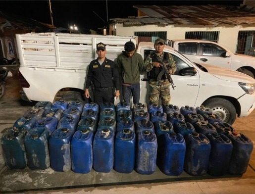 Ayabaca incautan 398 galones de petróleo de contrabando en Suyo