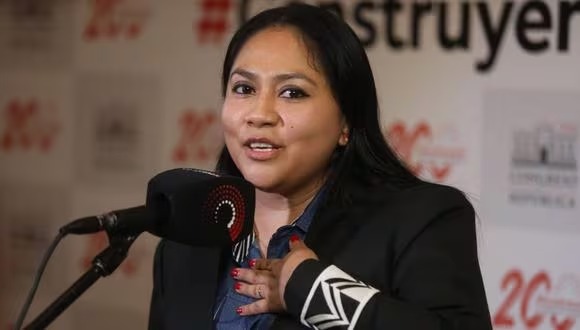 Levantan secreto bancario a congresista Heidy Juárez por supuesto recorte de sueldos Levantan secreto bancario a congresista Heidy Juárez por supuesto recorte de sueldos