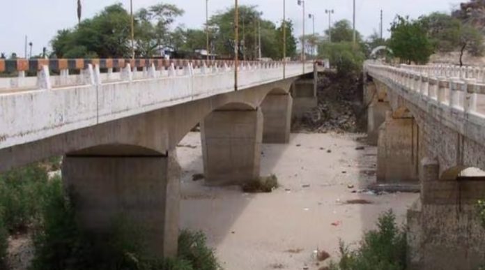 Morropón: Exigen demolición de antiguo puente Ñácara por representar peligro