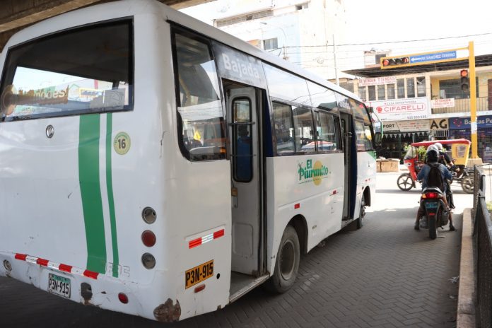 el piuranito bus (2) "El Piuranito" no tiene permiso para ofrecer el servicio de transporte público, afirma la comuna