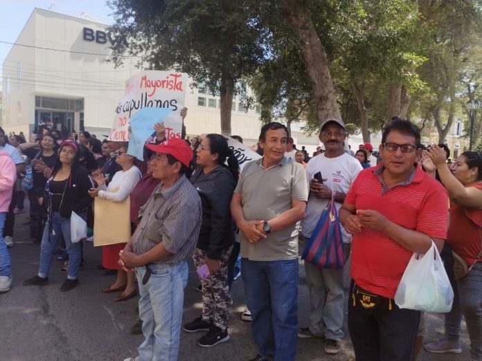 Comerciantes de Las Capullanas exigen al alcalde de Piura abrir los accesos del mercado