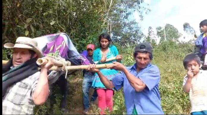 Ayabaca: pobladores de El Sauce tienen que usar chacanas debido a falta de ambulancia