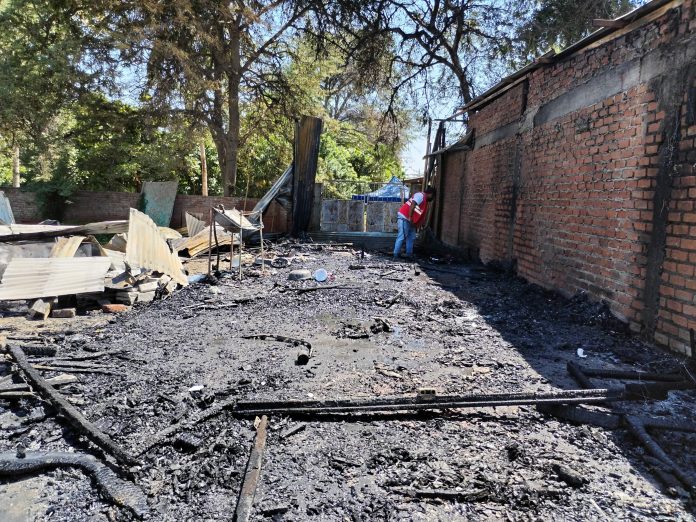 incendio castilla piura Castilla: familia piden ayuda tras perder su casa durante incendio