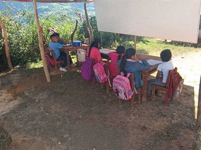 Sauce Pueblo Nuevo pide ayuda para reparar colegio dañado por fuertes vientos