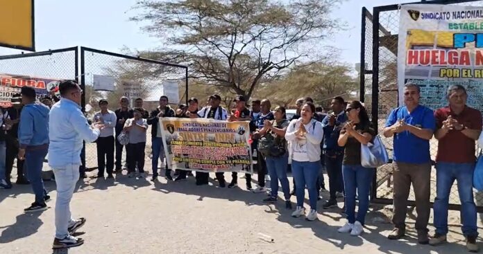 Piura Trabajadores del INPE levantarán la huelga solo si renuncia el jefe nacional Piura: Trabajadores del INPE levantarán la huelga solo si renuncia el jefe nacional