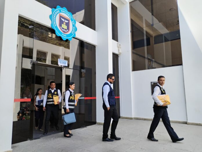 Universidad Nacional de Piura: Fiscalía incauta documentos y estudiantes piden la destitución de Santos Montaño como rector
