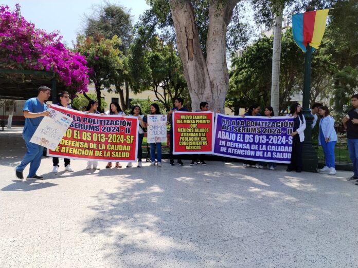Piura: exigen derogar decreto que adjudica al Minsa la realización de examen para ingresar a Serums