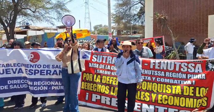 Piura: trabajadores de Salud protestan en rechazo al recorte de guardias