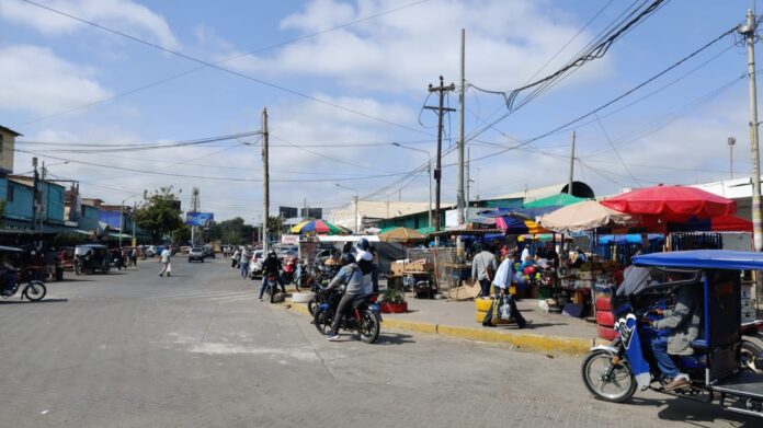 Piura: Comerciantes del Complejo de Mercados piden reforzar seguridad durante campaña navideña Piura: Comerciantes del Complejo de Mercados piden reforzar seguridad durante campaña navideña