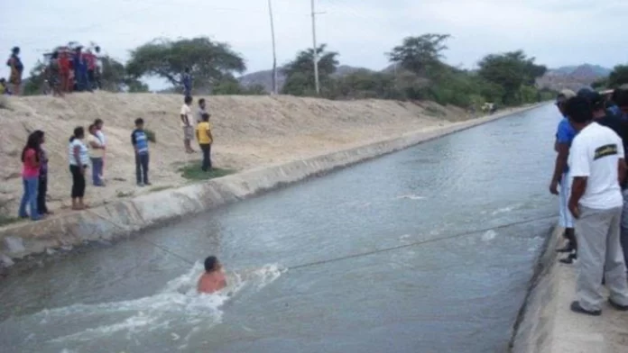 La Unión: delincuentes arrojan a canal a niño de 8 años por intentar ayudar a su padre que era asaltado