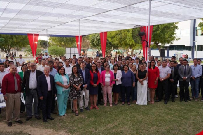 Vicerrector de Calidad de la Universidad Complutense capacita a docentes de UCV Piura