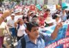 Piura: Alistan marcha para exigir la ejecución del proyecto de agua y alcantarillado para 105 AA.HH. “ El 16 era el plazo máximo para que el OSCE diera el veredicto. Pero lo que nos dio el 16 fue una resolución firmada por el tribunal en donde dicen que ya tenía todos listo para dar el veredicto, pero al día siguiente llegaban los feriados y esperábamos que el lunes 21 se dé la resolución, pero resulta que, no sé por qué, cambiaron al tribunal. Ese nuevo tribunal saca una resolución, dejando sin efecto la resolución del 16 y citando, nuevamente, a las partes para el 30 de abril. Pero el viernes 25, vuelven a sacar otra resolución citando para el 5 de mayo”, precisó Farfán. Ante estas cuestionadas demoras, el dirigente precisó que la población de Piura, Castilla y Veintiséis de Octubre realizarán una vigilia en atrio de Catedral de Piura para alzar su voz de protesta. Según dijo, de no ser escuchados, el 8 de mayo, a las 3:00 p.m., saldrán a las calles para realizar una movilización pacífica e incidir en su pliego de reclamos: Inmediata ejecución sin corrupción de agua y alcantarillado y de otros proyectos en la zona urbana de Piura que están paralizados. Inclusión de nuevos sectores beneficiarios Destrabar 42 proyectos de agua y alcantarillado. Rechazo al incremento de la tarifa de agua “Los dirigentes nos hemos reunidos y hemos decidido hacer dos acciones: el miércoles 30, a las 6:30 p.m., haremos una vigilia exigiendo que se ejecute este proyecto. De no ser escuchados, el 8 de mayo, la población estará saliendo de Castilla, Piura y VDO; esperemos que se sume el gremio de construcción civil y trabajadores de Salud”, precisó. Finalmente, el dirigente convocó a la población a sumarse a la plataforma de lucha, advirtiendo que los 625 millones de soles destinados a esta obra corren el riesgo de perderse y ser transferidos a otra región. “Hemos aprobado una plataforma que la población debe sumar. Piura debe despertar, caso contrario, este presupuesto se lo llevarán a otra región y, lo más triste, en complicidad de nuestras autoridades que no dicen absolutamente nada”, precisó.