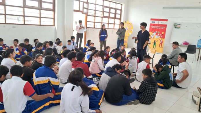 Estudiantes reflexionan sobre sus decisiones cotidianas en jornada psicoeducativa