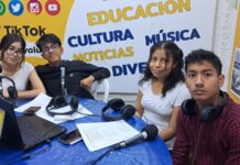 Anghelo y Saray, estudiantes de la I.E. 20138 participando del programa juvenil "conexiones juveniles"